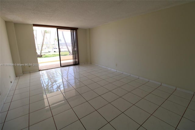 4 of 7 - 13499 Biscayne Blvd 404, North Miami, FL