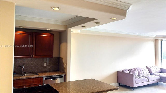 5 of 17 - 2020 Ne 135th St 506, North Miami, FL