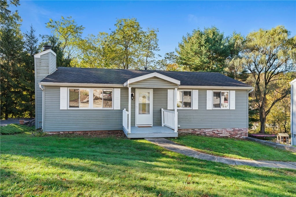 211 White Oak Street, Delmont