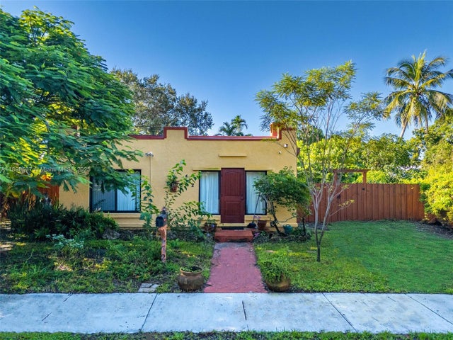 1 of 22 - 472 Ne 130th St, North Miami, FL