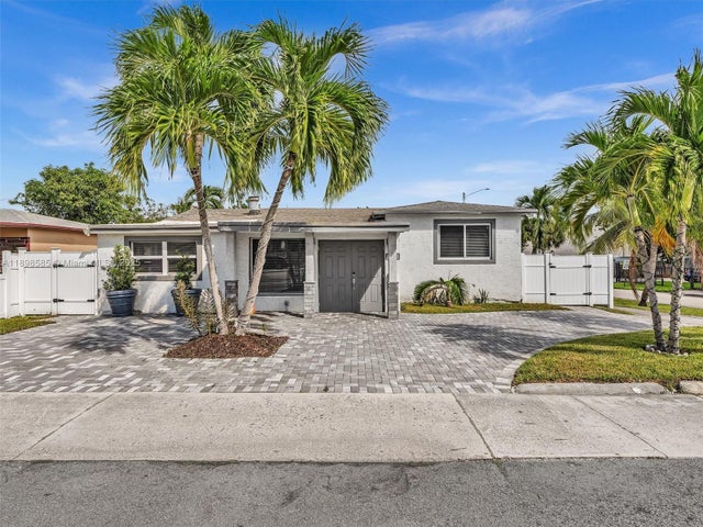 1 of 63 - 100 Nw 8th Ave, Hallandale Beach, FL