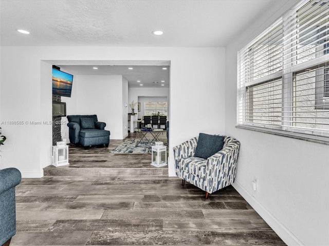 3 of 63 - 100 Nw 8th Ave, Hallandale Beach, FL