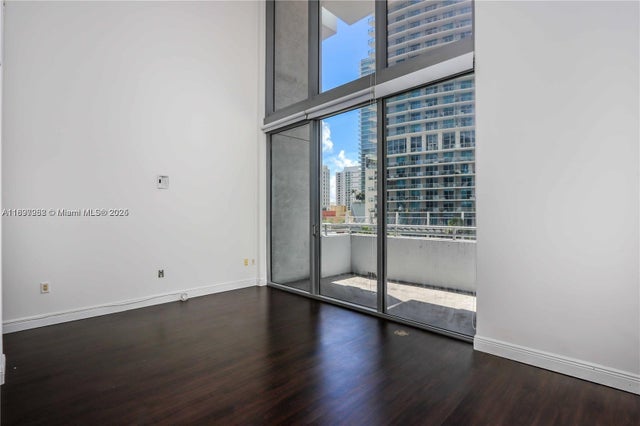 3 of 40 - 1050 Brickell Ave 414, Miami, FL