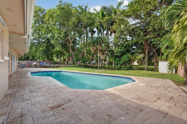 4 of 33 - 801 Holly Ln, Plantation, FL