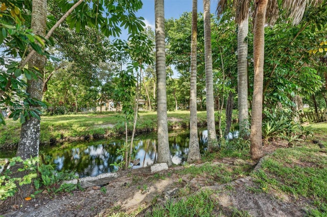 5 of 33 - 801 Holly Ln, Plantation, FL