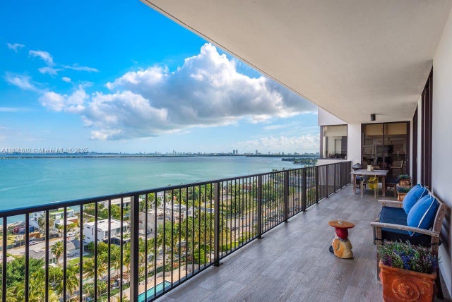 2 of 46 - 1000 Venetian Way 1403, Miami, FL
