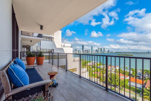 5 of 46 - 1000 Venetian Way 1403, Miami, FL