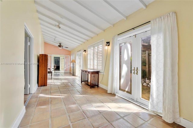 5 of 35 - 909 Se 5th Ct, Fort Lauderdale, FL