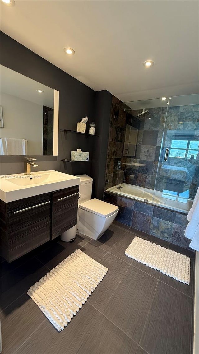 3 of 41 - 90 Alton Rd 909, Miami Beach, FL