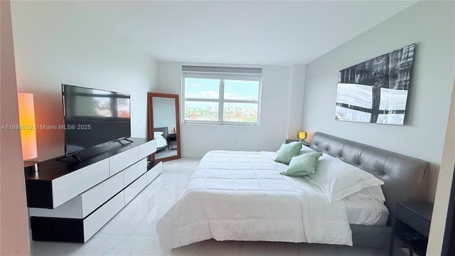 4 of 41 - 90 Alton Rd 909, Miami Beach, FL