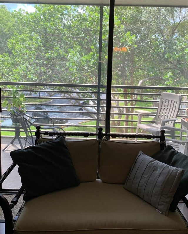 1 of 6 - 900 Colony Point Cir 305, Pembroke Pines, FL