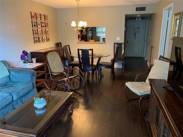 4 of 6 - 900 Colony Point Cir 305, Pembroke Pines, FL