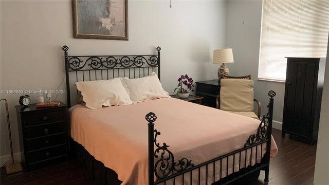 5 of 6 - 900 Colony Point Cir 305, Pembroke Pines, FL