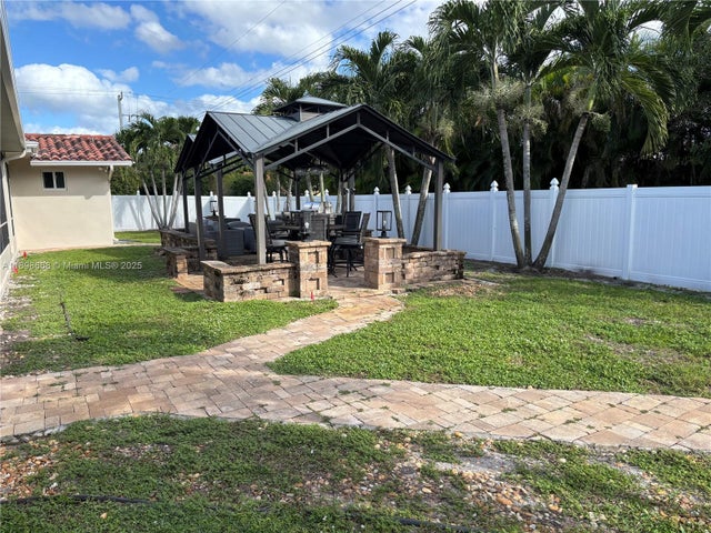 3 of 19 - 4812 Van Buren St, Hollywood, FL