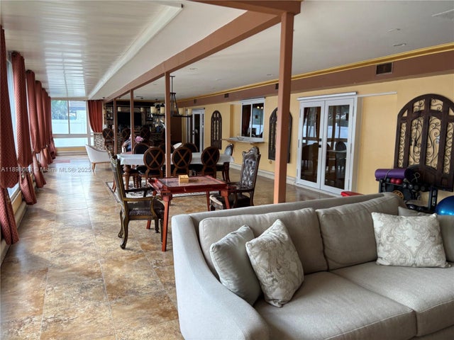 5 of 19 - 4812 Van Buren St, Hollywood, FL