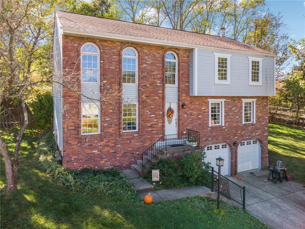 100 Edgemeade, Monroeville