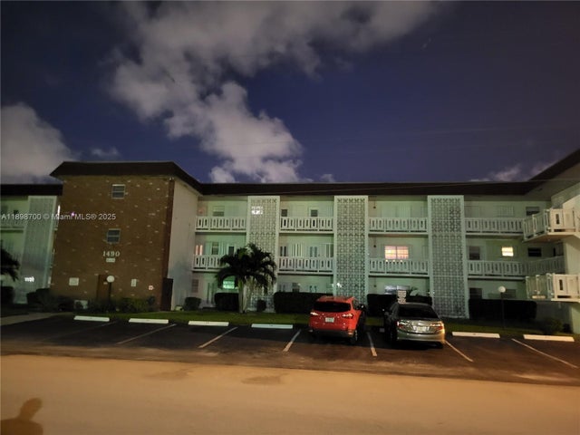 1490 Nw 43rd Ave 308, Lauderhill