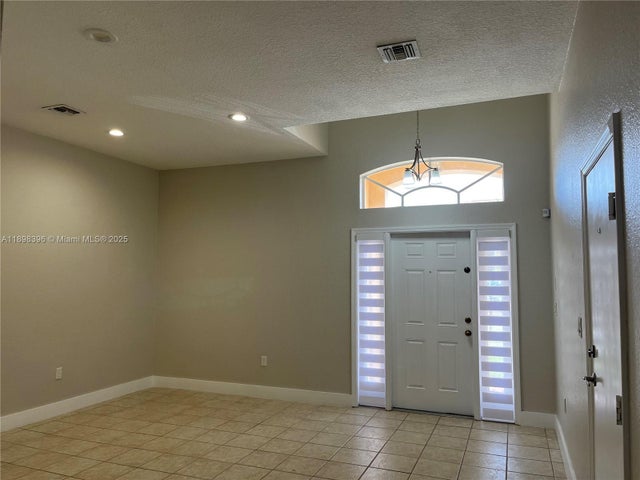 4 of 12 - 15205 Sw 13th Ter, Miami, FL