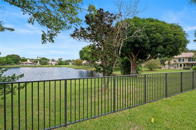 4 of 39 - 2729 Nw 28th St, Boca Raton, FL