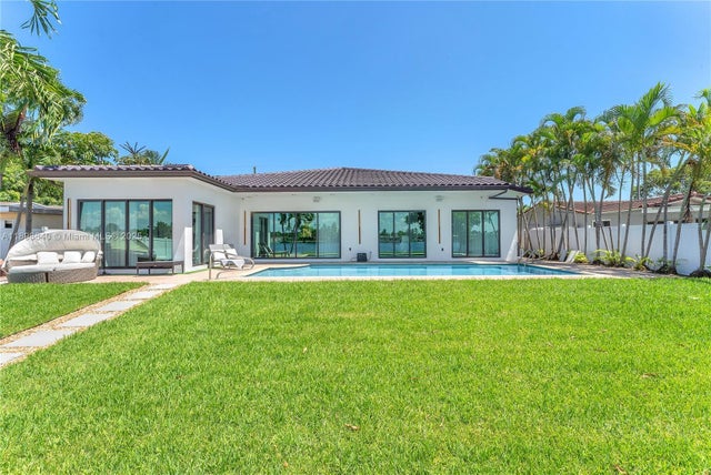 5 of 57 - 21100 Ne 25th Ct, Miami, FL