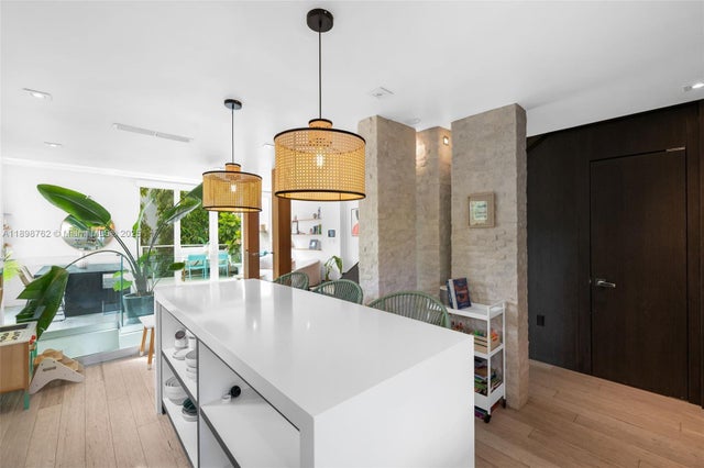 4 of 34 - 1024 Lenox Ave 4, Miami Beach, FL