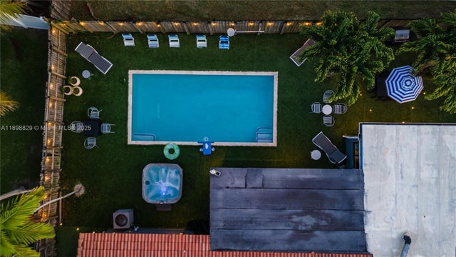 3 of 40 - 1024 Ne 4th St, Hallandale Beach, FL