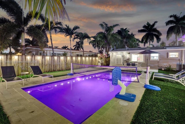 1 of 71 - 1124 Ne 6th St, Hallandale Beach, FL