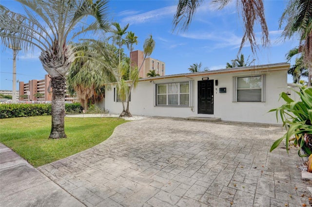 3 of 71 - 1124 Ne 6th St, Hallandale Beach, FL