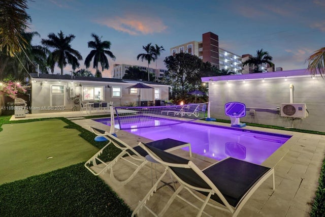 4 of 71 - 1124 Ne 6th St, Hallandale Beach, FL