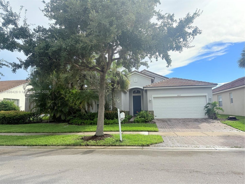 9517 Sw Flowermound Cir, Port St Lucie