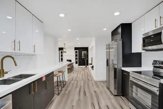 2 of 41 - 2100 Sw 28th Way, Fort Lauderdale, FL