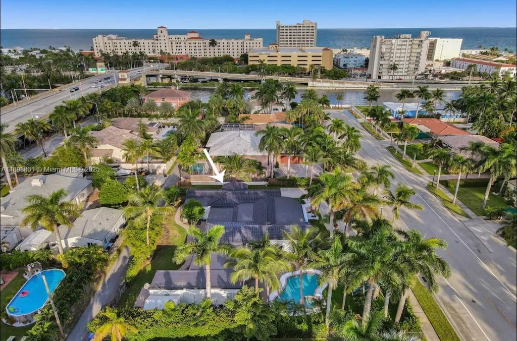 725 Harrison St, Hollywood