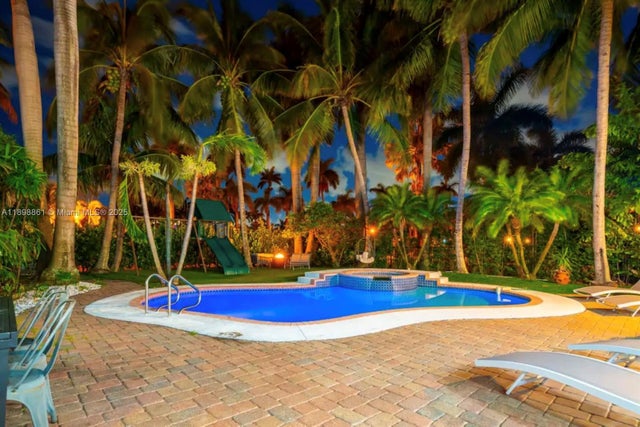 2 of 37 - 725 Harrison St, Hollywood, FL
