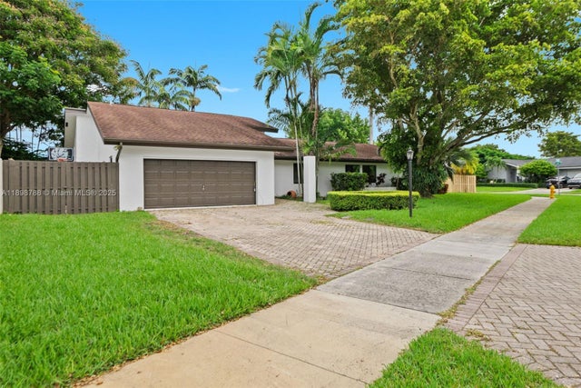 1 of 40 - 11471 Sw 105th Ter, Miami, FL