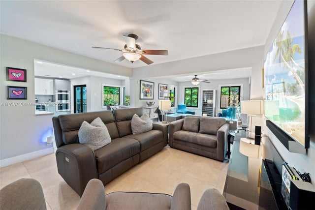 5 of 40 - 11471 Sw 105th Ter, Miami, FL