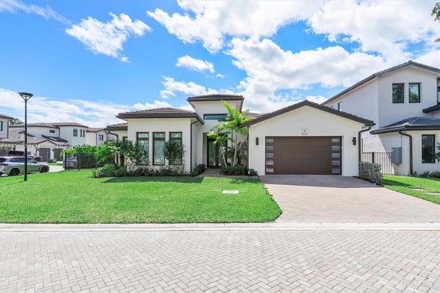 2 of 59 - 3502 N Ashwood Cir N, Hollywood, FL