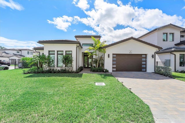 3 of 59 - 3502 N Ashwood Cir N, Hollywood, FL