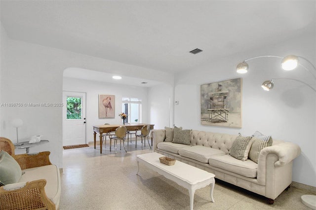 5 of 35 - 231 Ne 43rd St, Miami, FL