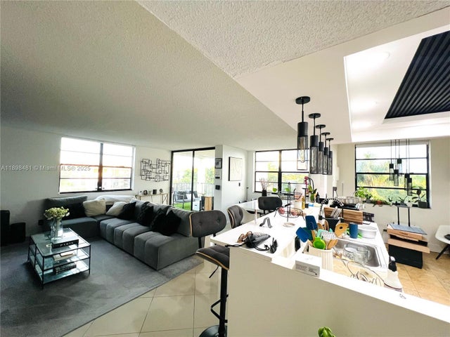 4 of 24 - 6190 Woodlands Blvd 517, Tamarac, FL