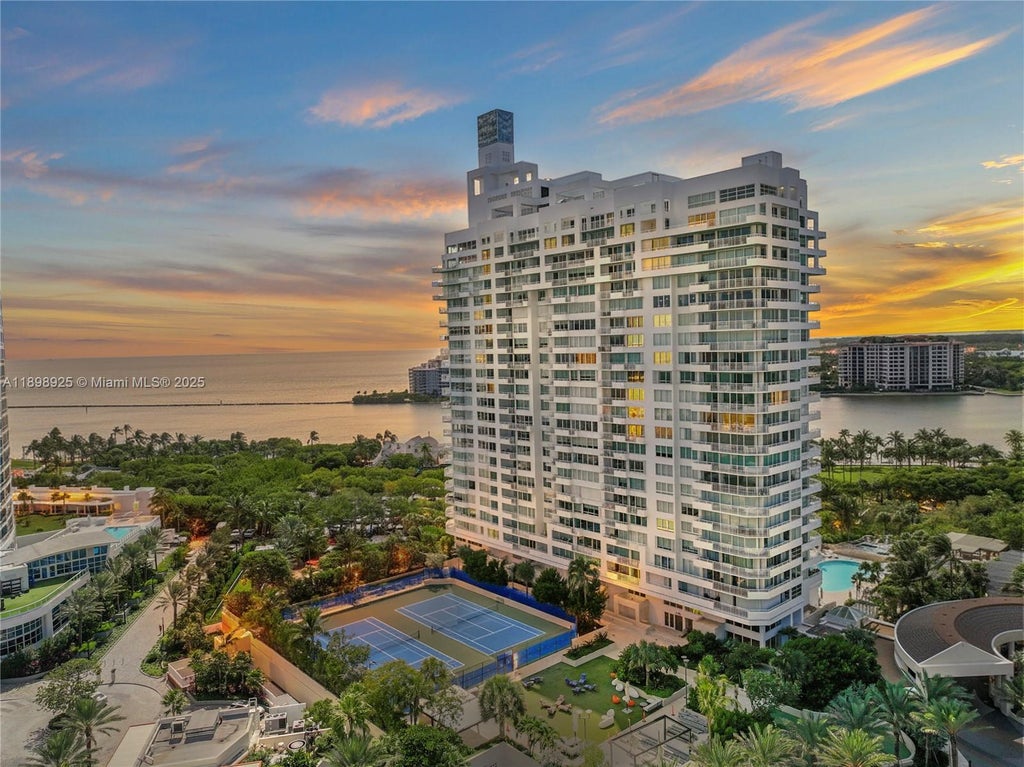 400 S Pointe Dr 910, Miami Beach