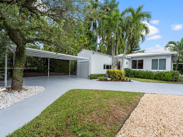 4 of 22 - 1339 S Venetian Way, Miami, FL