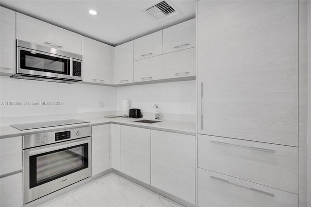 5 of 37 - 1300 S Miami Ave 1407, Miami, FL