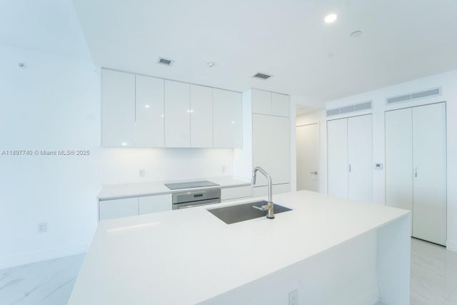 4 of 53 - 700 Ne 24th St 1904, Miami, FL