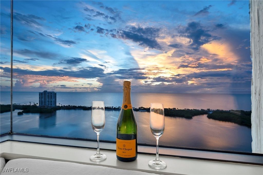 5555 Heron Point Dr 2101, Naples