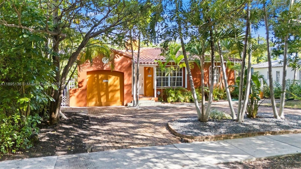 911 Ne 72nd Ter, Miami