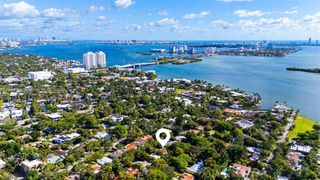 5 of 16 - 911 Ne 72nd Ter, Miami, FL