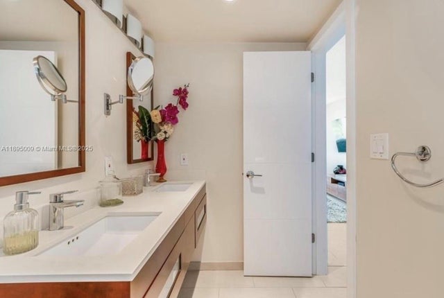 4 of 5 - 3015 N Ocean Blvd 19h, Fort Lauderdale, FL