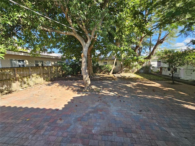 4 of 18 - 1915 Normandy Drive, Miami Beach, FL