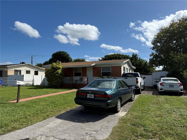 2 of 17 - 7508 Farragut St, Hollywood, FL