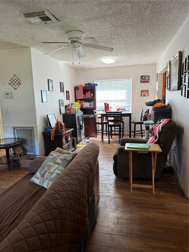 3 of 17 - 7508 Farragut St, Hollywood, FL